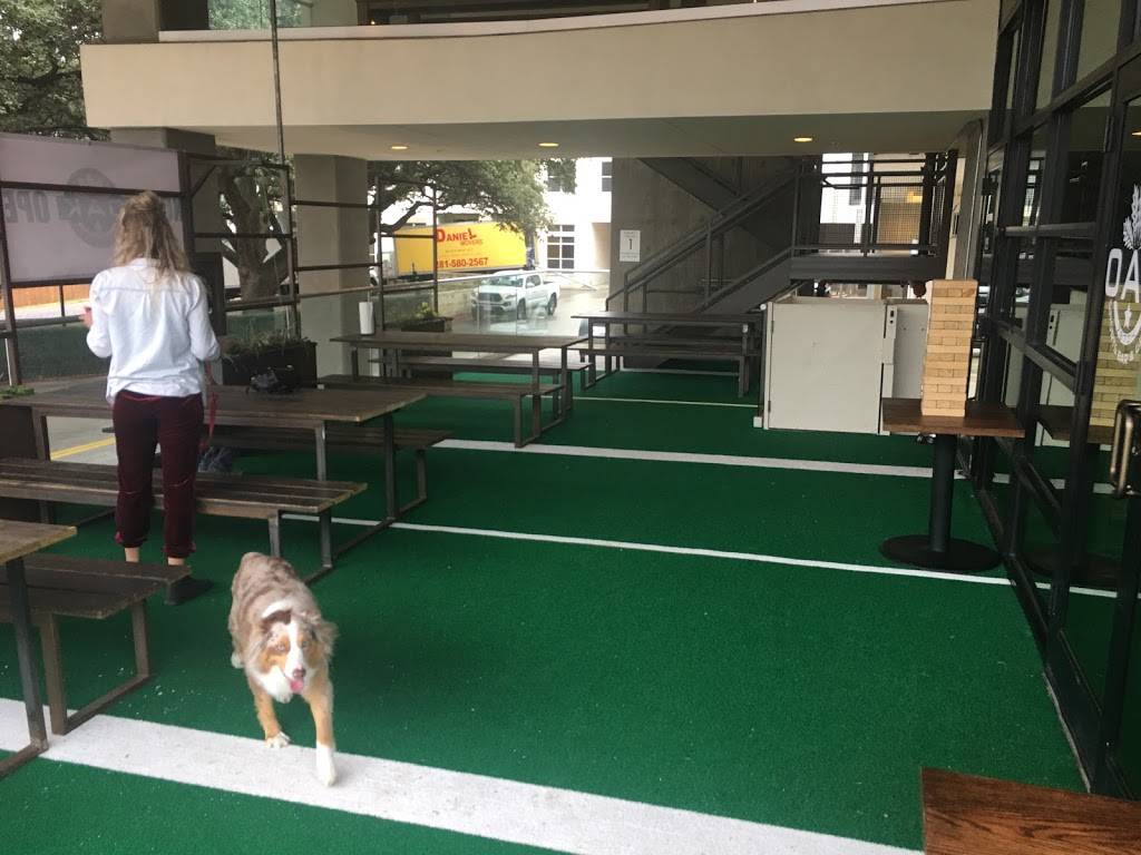 Oak Sports Bar & Grill | restaurant | 3715 S 1st St, Austin, TX 78704, USA | 5125801190 OR +1 512-580-1190