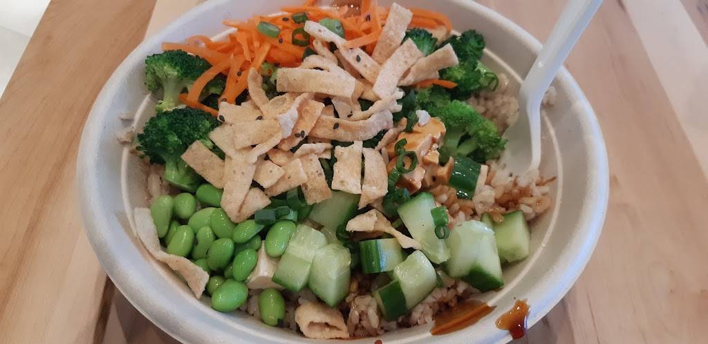 Freshii | restaurant | 1191 Rue de Courchevel, Saint-Romuald, QC G6W 8H1, Canada | 4187413475 OR +1 418-741-3475