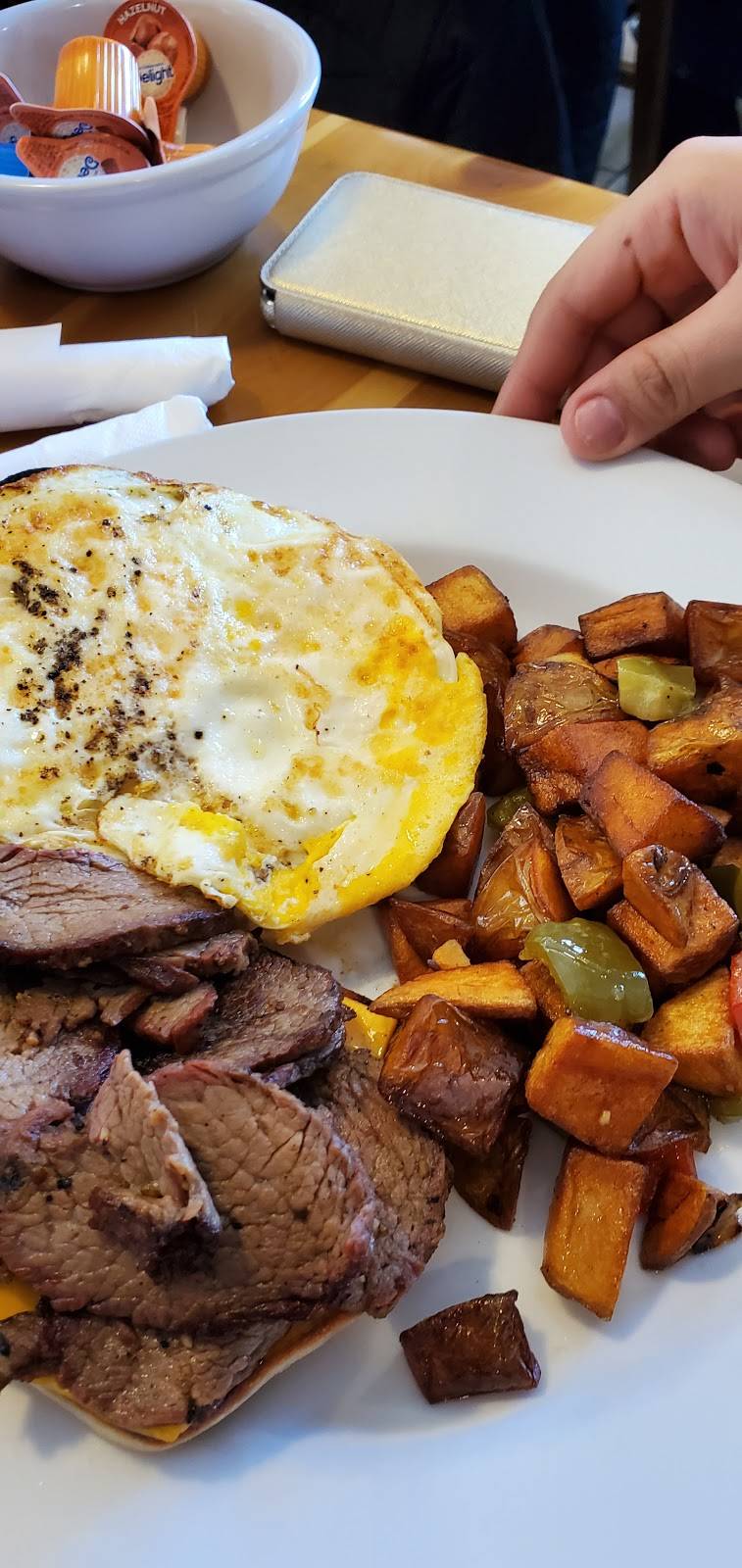 Sugar House Restaurant | restaurant | 226 Oak Ave, Eaton, CO 80615, USA | 9704542210 OR +1 970-454-2210