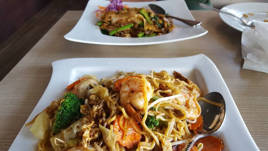 Nayada Thai Cuisine | restaurant | 11401 E Carson St A, Lakewood, CA 90715, USA | 5628606108 OR +1 562-860-6108
