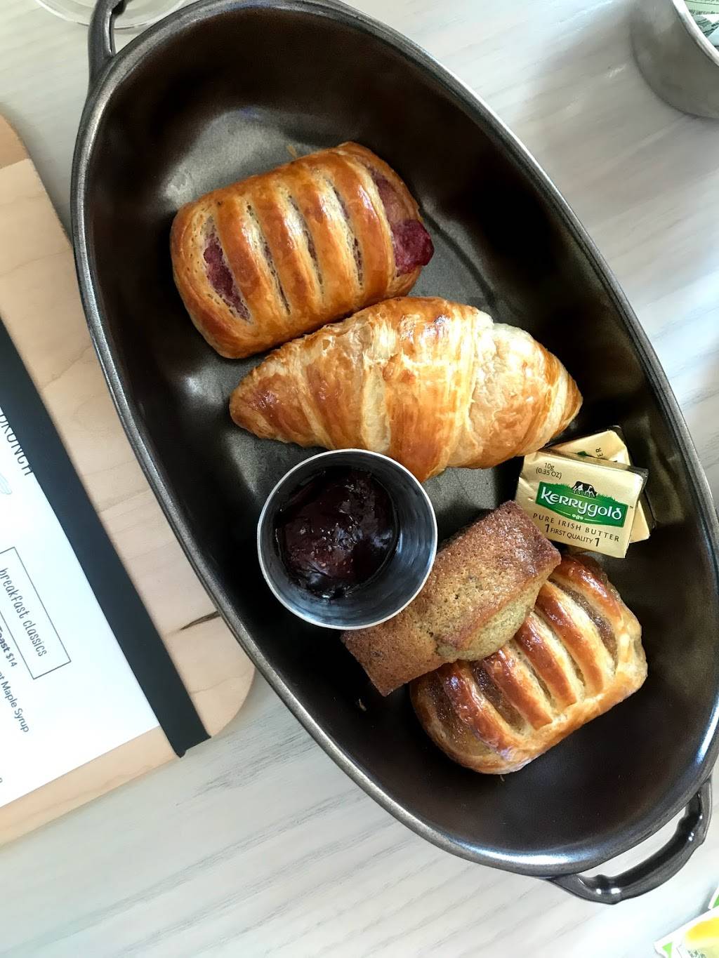 Hummingbird | restaurant | 220 S Union St, Alexandria, VA 22314, USA | 7035661355 OR +1 703-566-1355