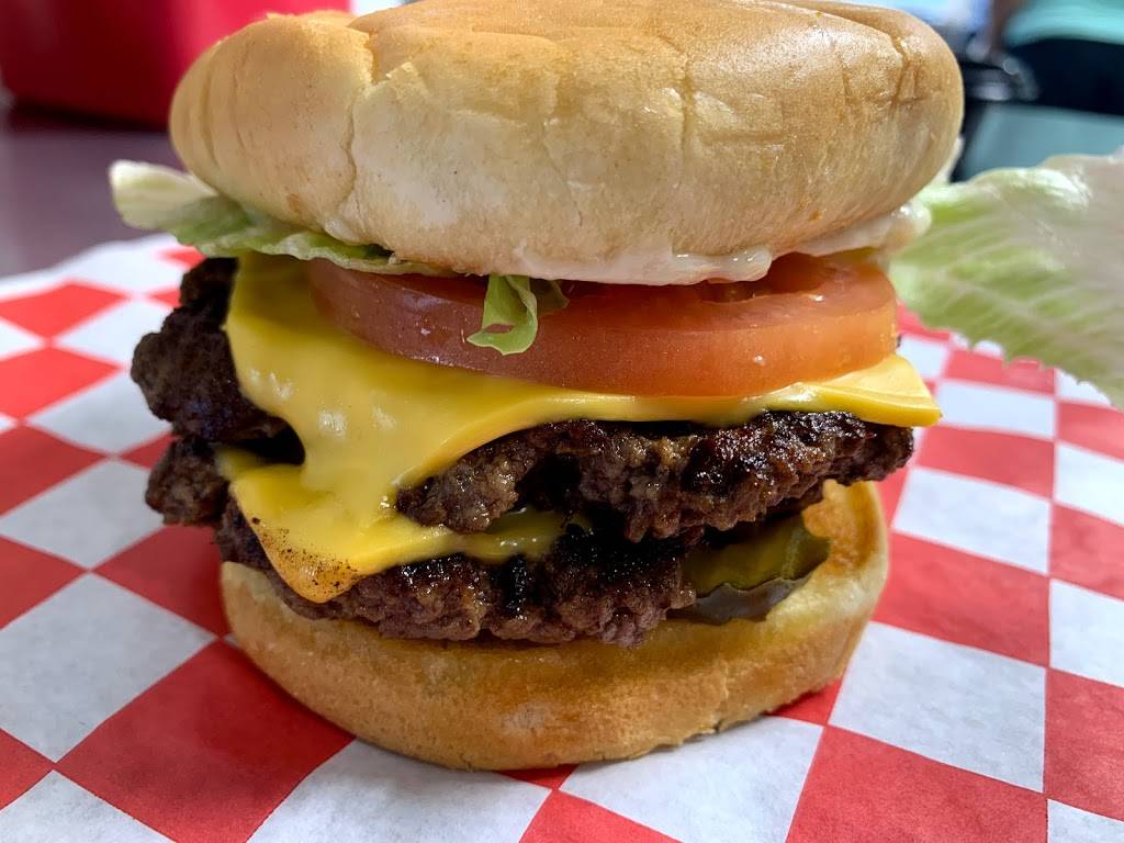 Andrews Eats | restaurant | 301 E Cumberland Rd, Altamont, IL 62411, USA | 6188810190 OR +1 618-881-0190