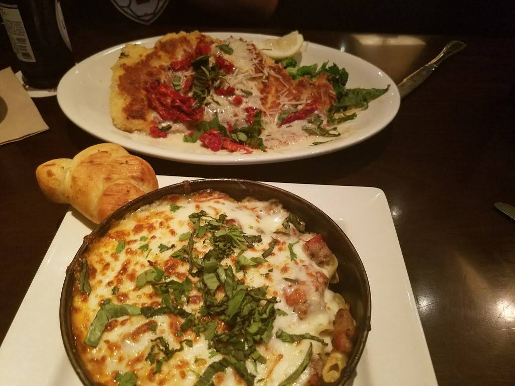 BJs Restaurant & Brewhouse | restaurant | 11905 Gateway Blvd W, El Paso, TX 79936, USA | 9156338300 OR +1 915-633-8300