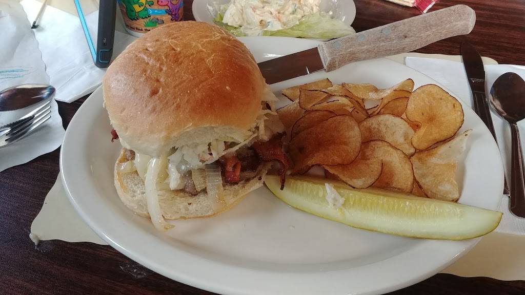 Darrells Place | restaurant | 90 Telegraph Rd, Middleport, NY 14105, USA | 7167357252 OR +1 716-735-7252