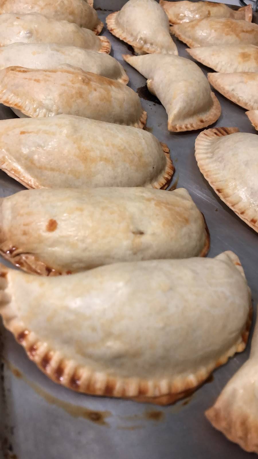 Empanada & Co. | restaurant | 334 E N Donnelly St, Mt Dora, FL 32757, USA | 4075164623 OR +1 407-516-4623