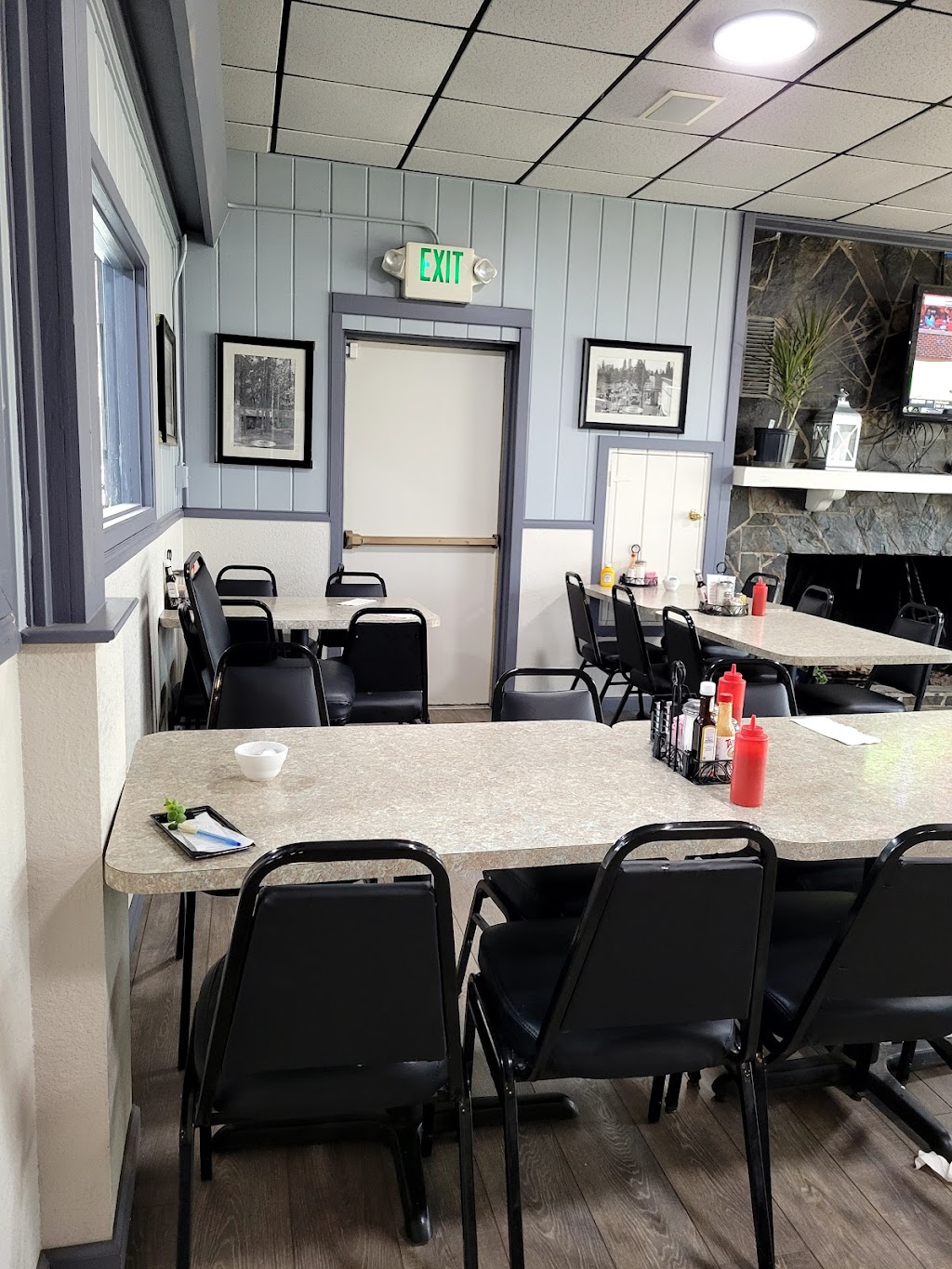 Cozy Diner Bar and Grill | restaurant | 6371 Skyway, Paradise, CA 95969, USA | 5304139360 OR +1 530-413-9360