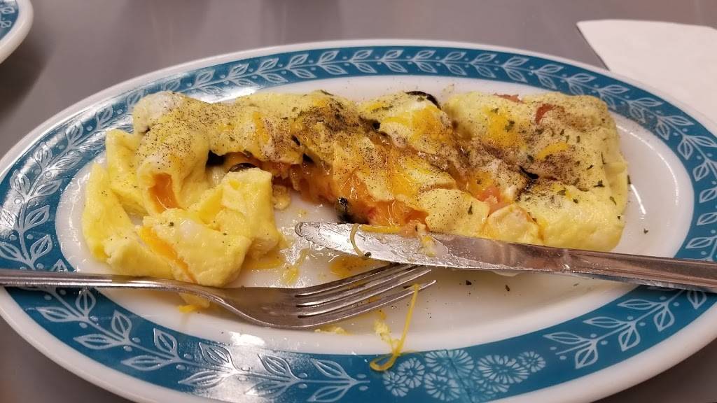 Priscillas Cruise In Cafe | restaurant | 2343 E Hwy 101, Port Angeles, WA 98362, USA | 3604572003 OR +1 360-457-2003