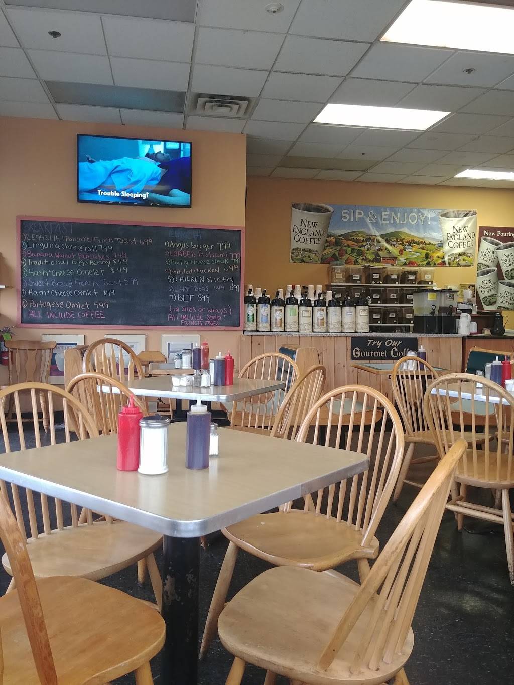 Scramblers Breakfast & Bagel | cafe | 2 Sconticut Neck Rd, Fairhaven, MA 02719, USA | 5089944208 OR +1 508-994-4208
