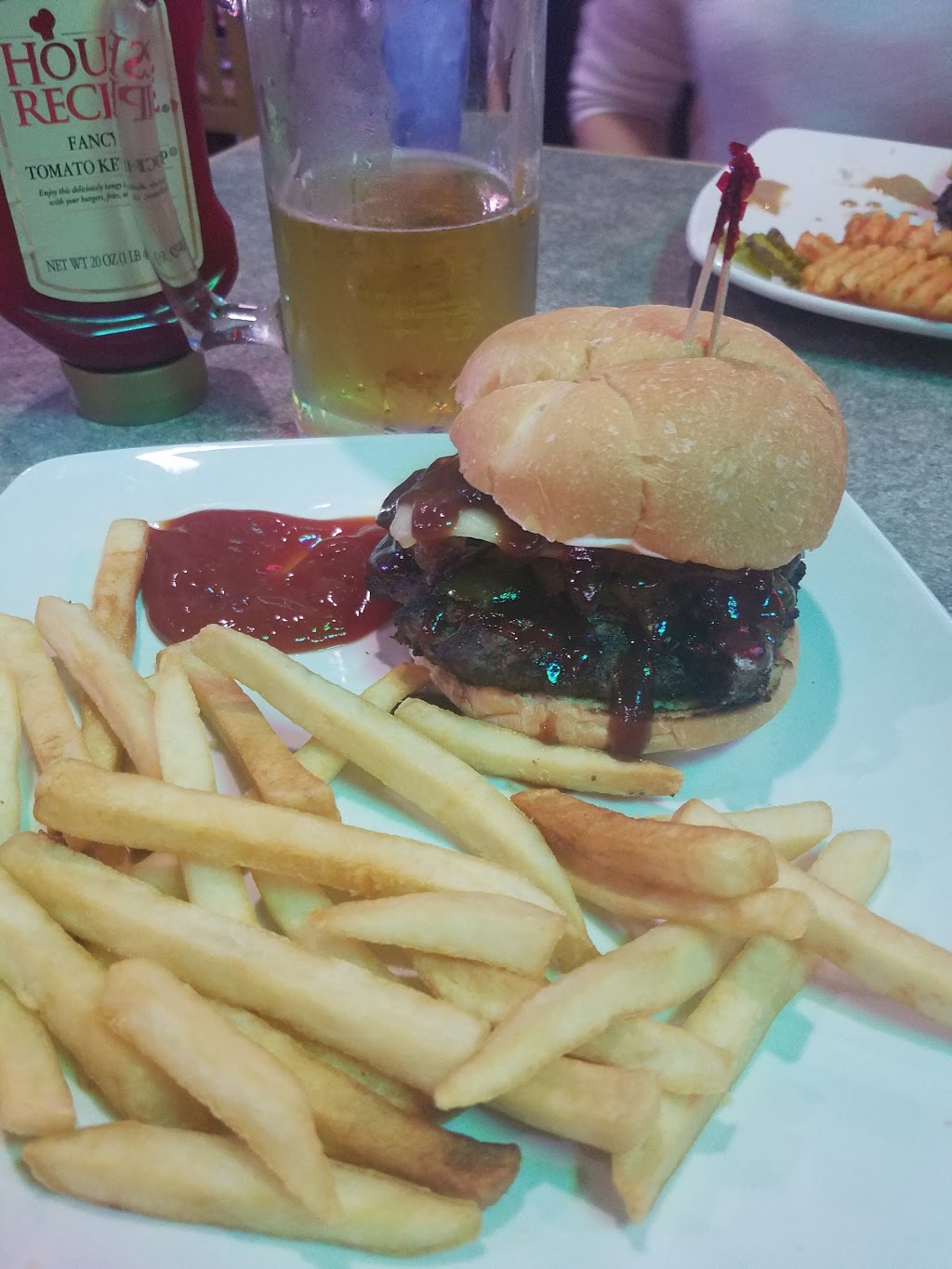 Spinners Bar and Grill | restaurant | 301 Belgrade Ave, North Mankato, MN 56003, USA | 5076259751 OR +1 507-625-9751