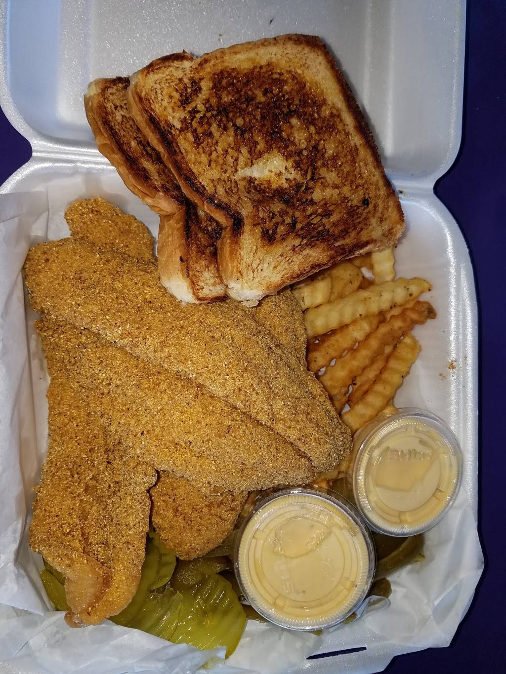 Phat Matts Hot Wings | restaurant | 2451 W Ledbetter Dr, Dallas, TX 75233, USA | 2143339464 OR +1 214-333-9464