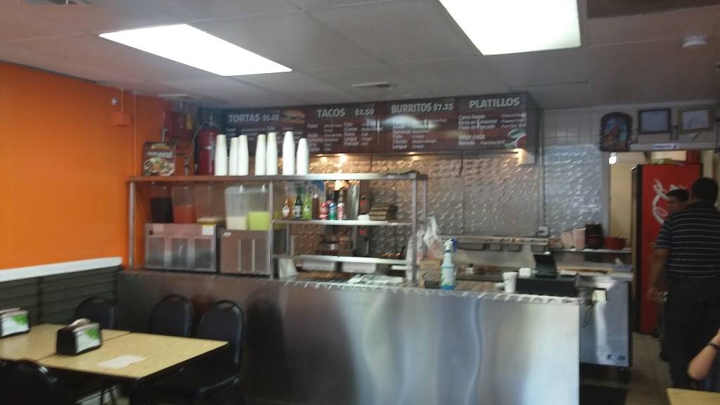 Taquería 4 Hermanos | restaurant | 2820 W 55th St, Chicago, IL 60632, USA | 8722075690 OR +1 872-207-5690