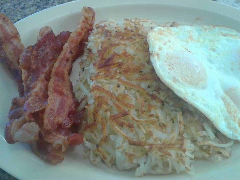 Gus Jr. #3 | restaurant | 695 E Base Line St, San Bernardino, CA 92410, USA | 9093841315 OR +1 909-384-1315