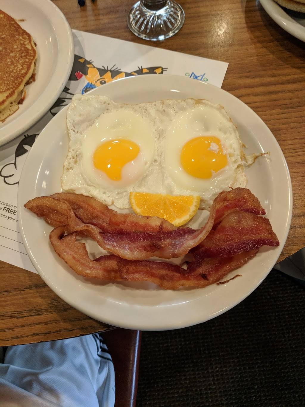 Russ Restaurant | restaurant | 1313 S Beacon Blvd, Grand Haven, MI 49417, USA | 6168463330 OR +1 616-846-3330