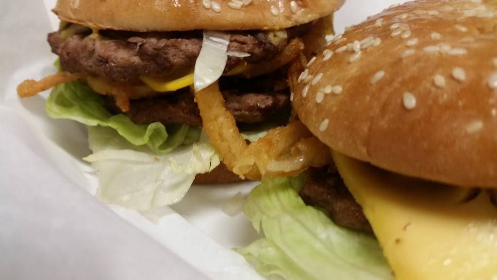 Hardees | restaurant | 17368 Chesterfield Airport Rd, Chesterfield, MO 63005, USA | 6365365072 OR +1 636-536-5072