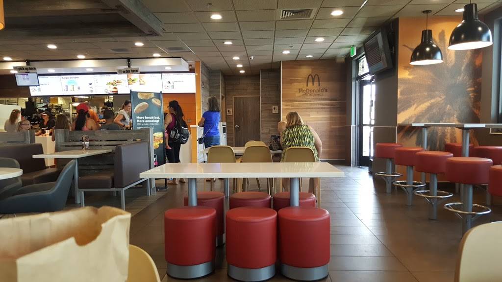 McDonalds | cafe | 39196 Winchester Rd, Murrieta, CA 92563, USA | 9514618044 OR +1 951-461-8044