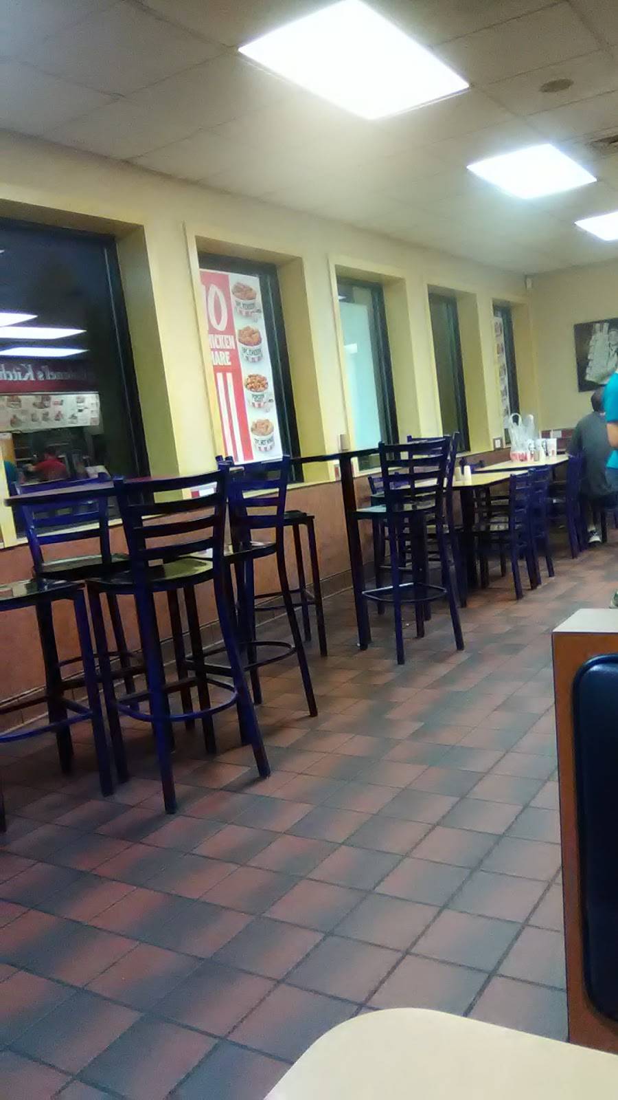 KFC | restaurant | 1020 Speedway Rd, Fairmont, WV 26554, USA | 3043661327 OR +1 304-366-1327