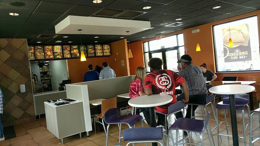 Taco Bell | meal takeaway | 1470 Tiny Town Rd, Clarksville, TN 37042, USA | 9319062098 OR +1 931-906-2098