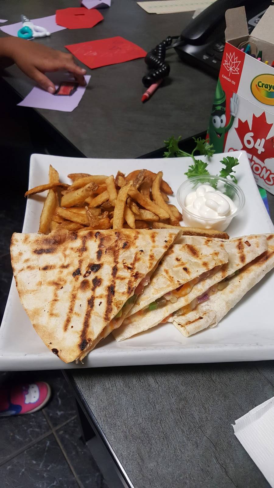 Ellens Bar & Grill | night club | 190 Bovaird Dr W, Brampton, ON L7A 1A2, Canada | 2897523166 OR +1 289-752-3166