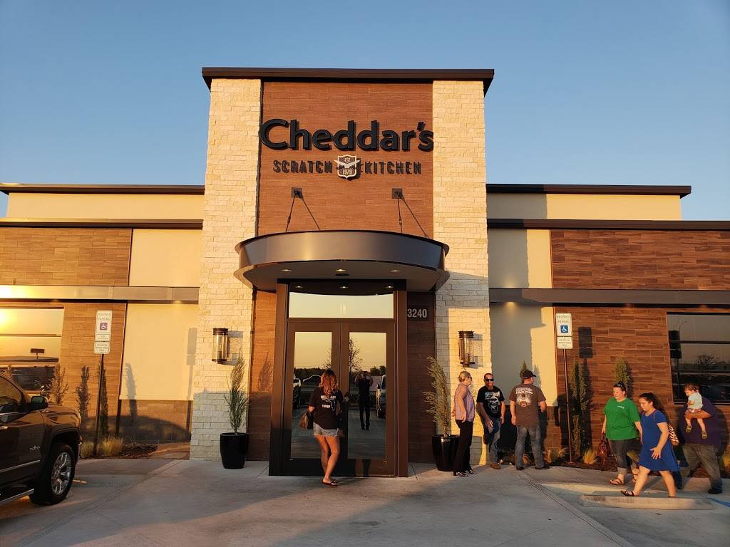 Cheddars Scratch Kitchen | restaurant | 3240 I-35, Denton, TX 76201, USA | 9403202503 OR +1 940-320-2503