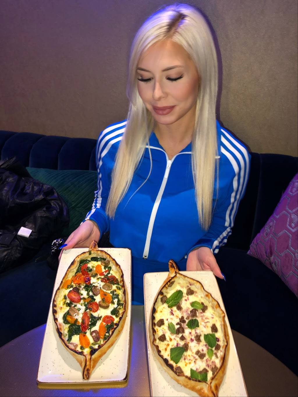 Yaz Lounge | restaurant | 10737 Yonge St, Richmond Hill, ON L4C 9M9, Canada | 9055081515 OR +1 905-508-1515