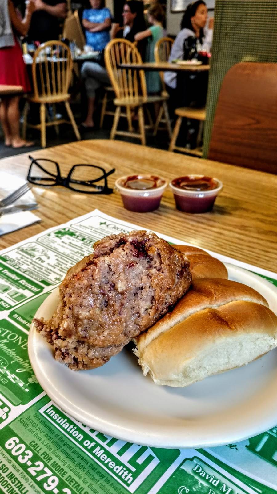 Georges Diner | restaurant | 10 Plymouth St, Meredith, NH 03253, USA | 6032798723 OR +1 603-279-8723