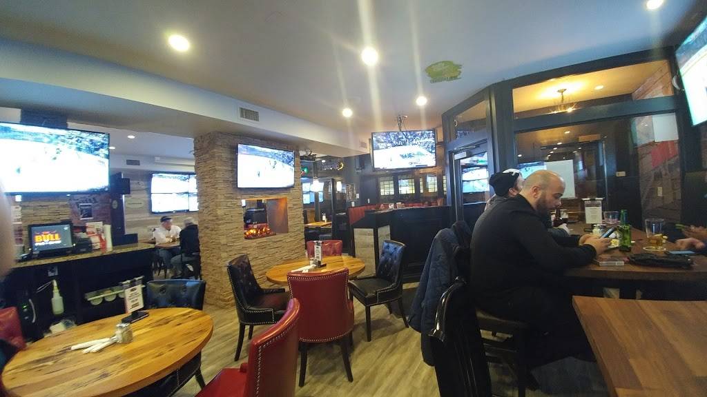 The Bull Pub and Grill | restaurant | 3313 Bloor St W, Etobicoke, ON M8X 1E7, Canada | 4162399484 OR +1 416-239-9484