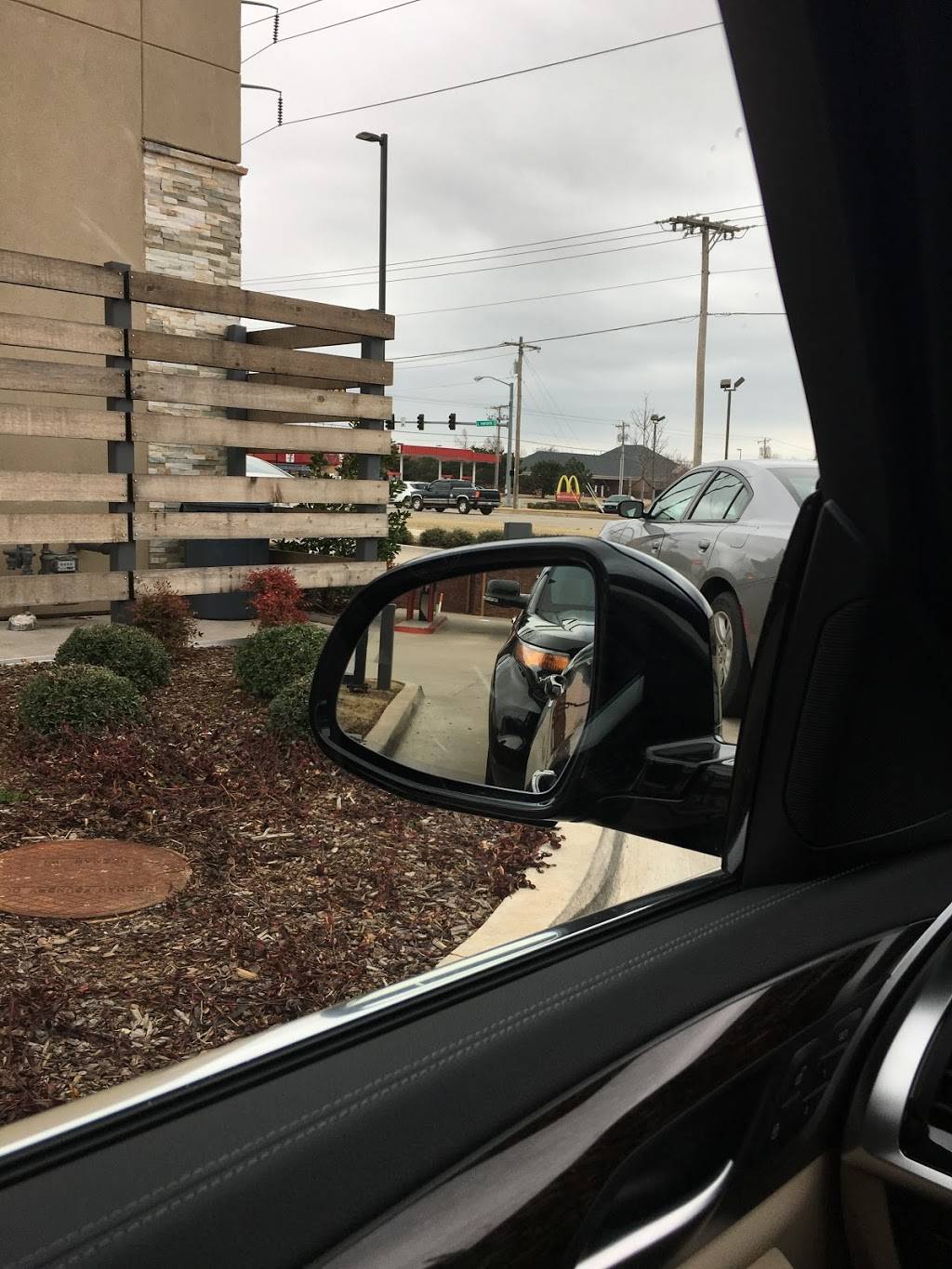 Starbucks | cafe | 909 W Danforth Rd, Edmond, OK 73003, USA | 4052453482 OR +1 405-245-3482