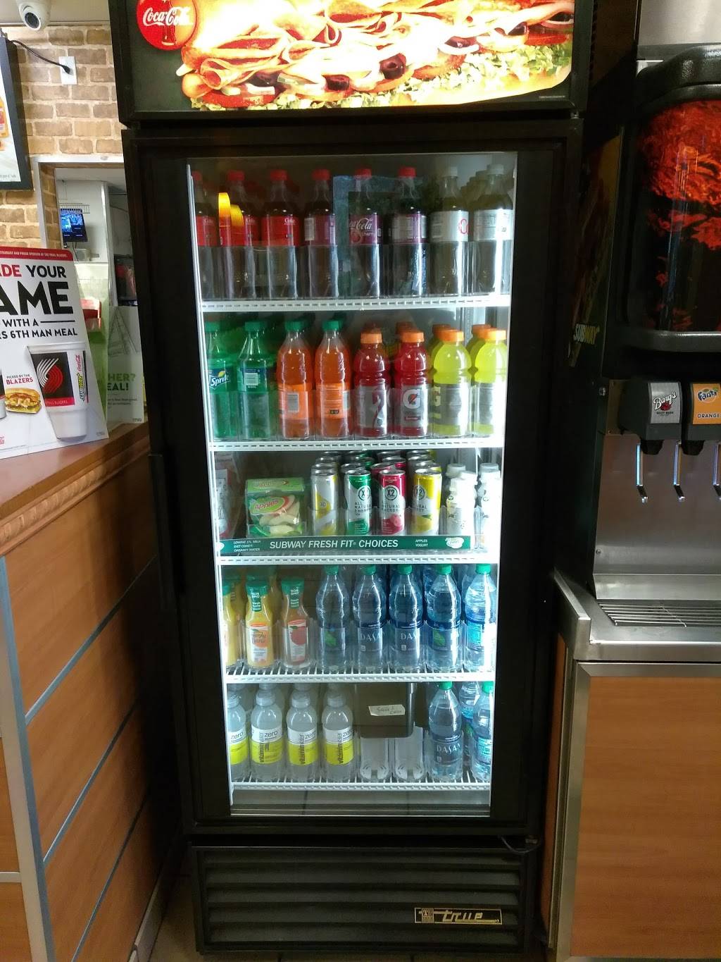 Subway | meal takeaway | 3103 NE 82nd Ave, Portland, OR 97220, USA | 5037197075 OR +1 503-719-7075