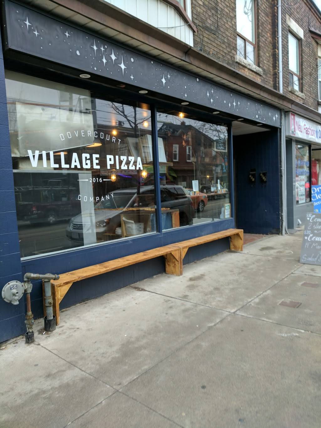 Village Pizza | meal delivery | 761 Dundas St W, Toronto, ON M6J 1T9, Canada | 4165519939 OR +1 416-551-9939