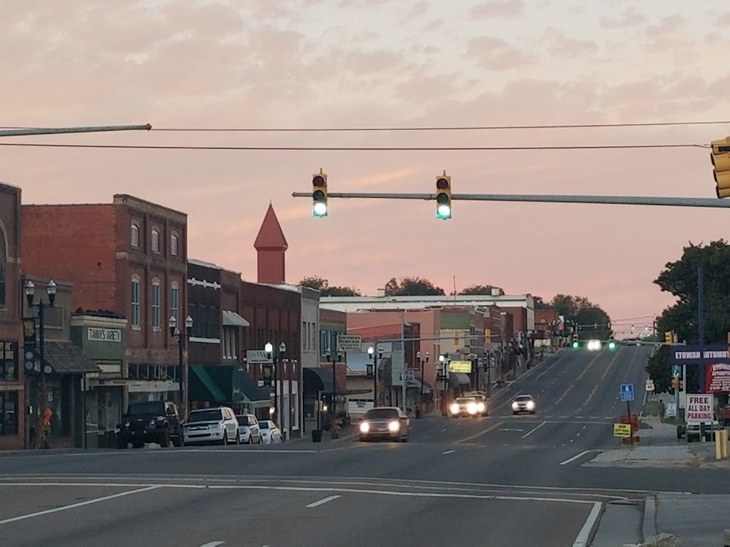 Shell | restaurant | 901 Tennessee Ave, Etowah, TN 37331, USA | 4232635926 OR +1 423-263-5926