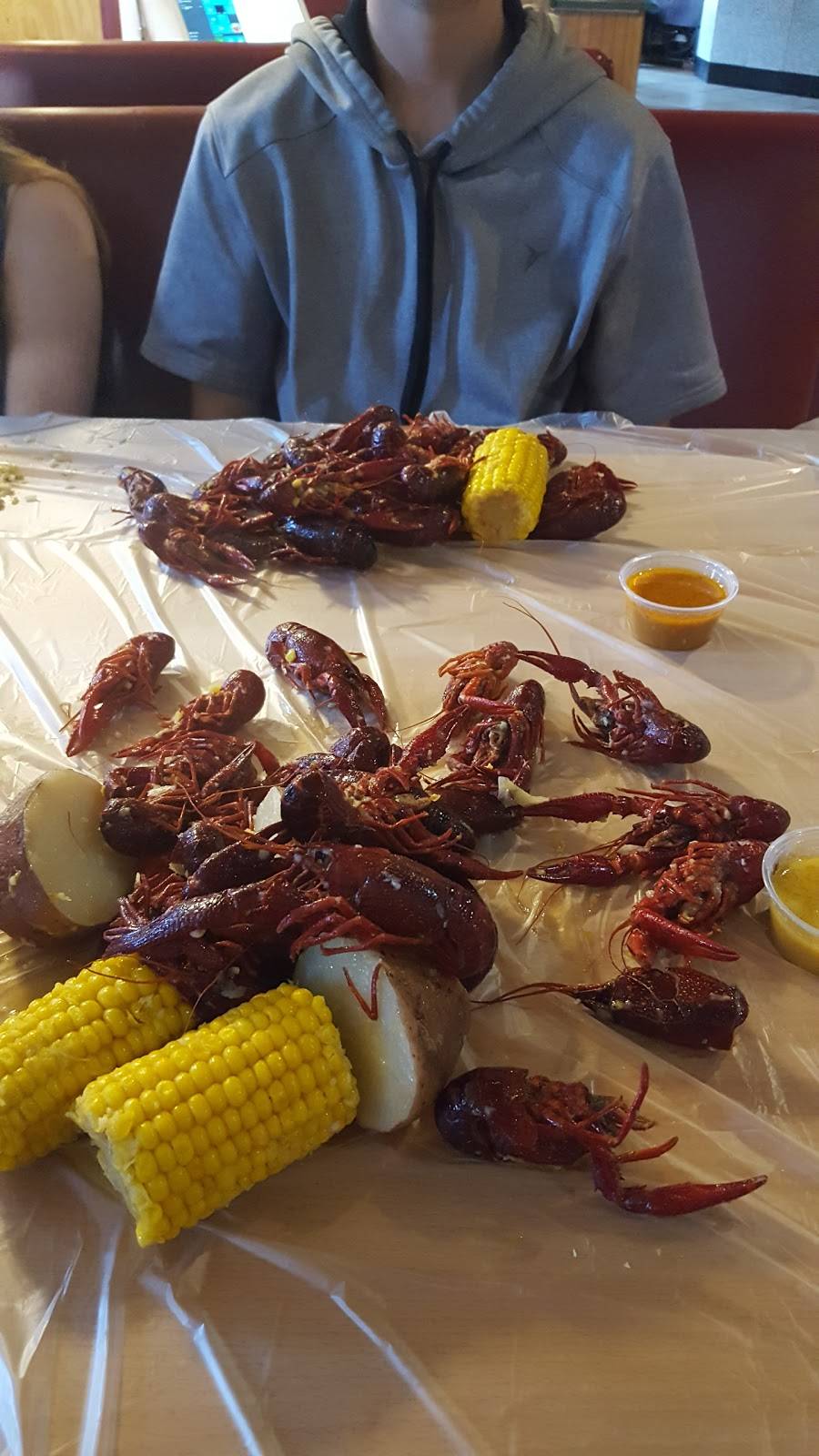 Joe Cajun | restaurant | 5853, 1115 E Pioneer Pkwy #101, Arlington, TX 76010, USA | 8178017188 OR +1 817-801-7188