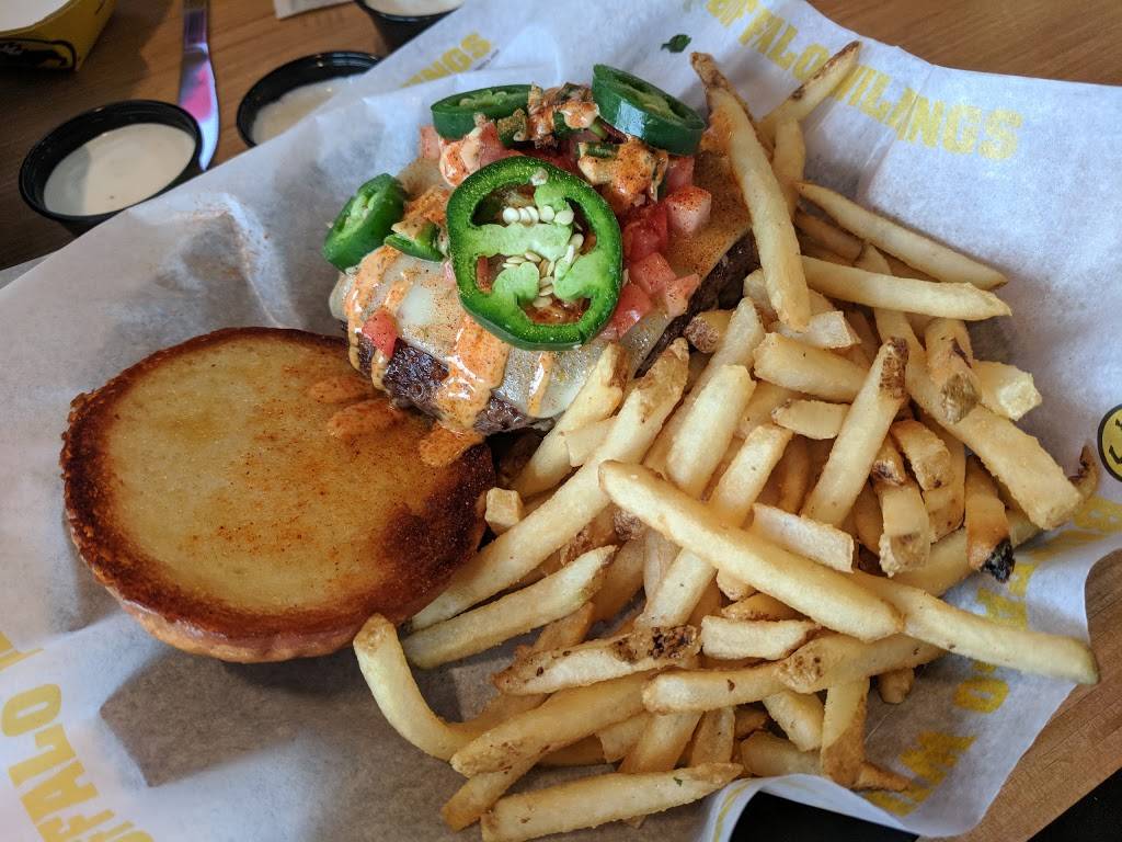 Buffalo Wild Wings | restaurant | 944 Elk Grove Town Center, Elk Grove Village, IL 60007, USA | 8476402327 OR +1 847-640-2327