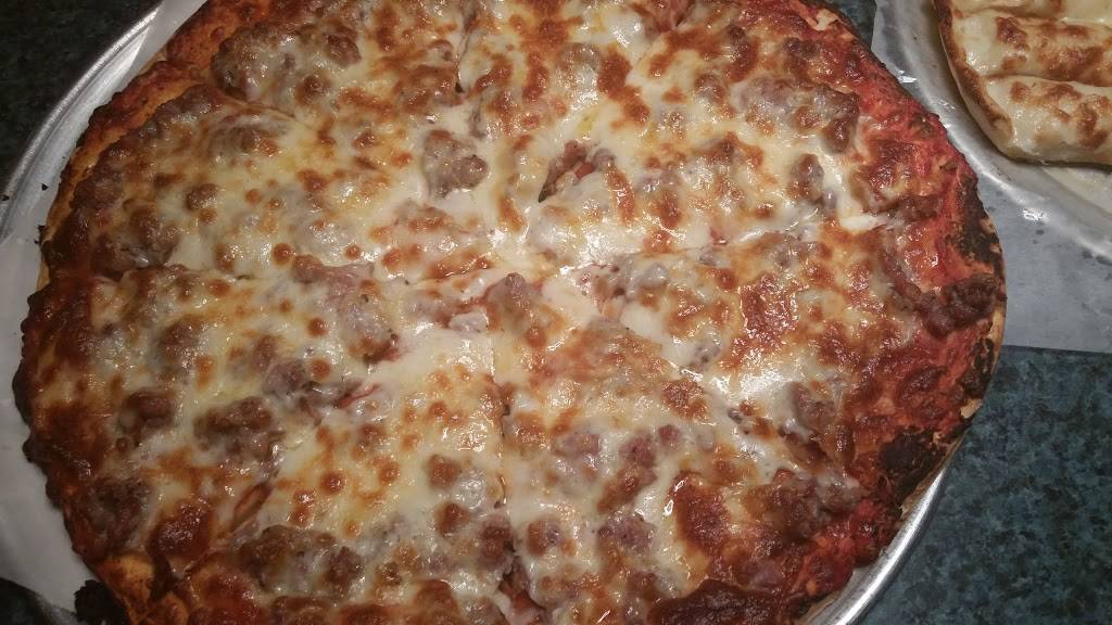 Pagliais Pizza | restaurant | 1600 Lincoln Ave, Charleston, IL 61920, USA | 2173453400 OR +1 217-345-3400