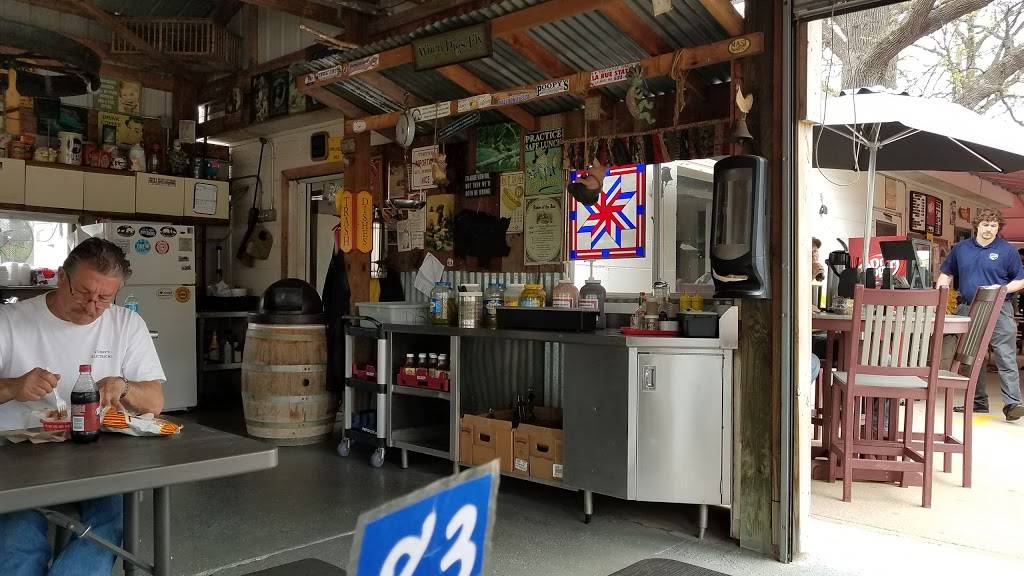 Smokin Coop BBQ Pit | restaurant | 2022 US-20 BUS, Belvidere, IL 61008, USA | 8157425761 OR +1 815-742-5761