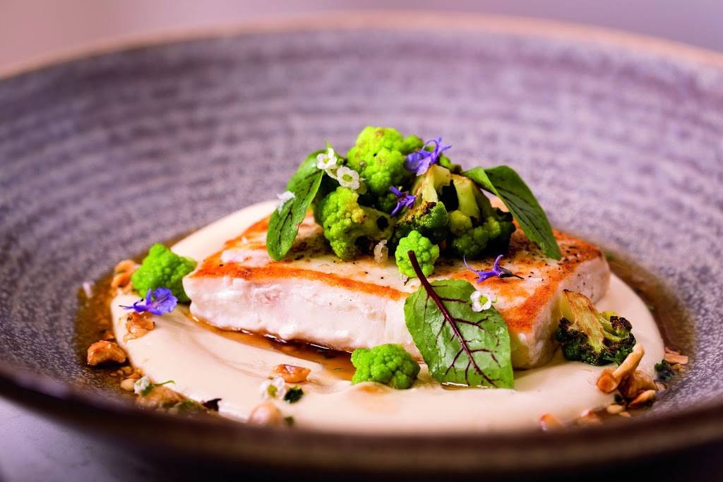 Cast & Plow | restaurant | 4375 Admiralty Way, Marina Del Rey, CA 90292, USA | 3105744333 OR +1 310-574-4333