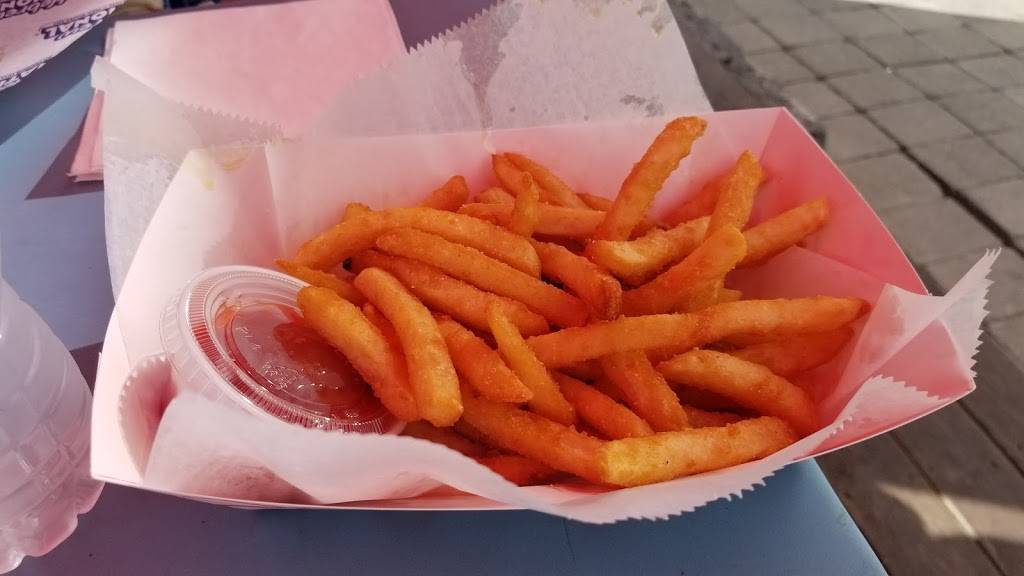 Jakes Diggity Dogs | restaurant | 40 Broad St, Milford, CT 06460, USA | 2032831199 OR +1 203-283-1199