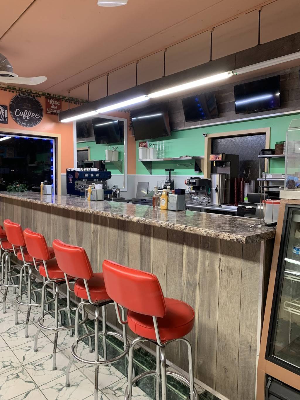 Juniors Grill Cafe | restaurant | 2200 W North Ave, Melrose Park, IL 60160, USA | 7083566314 OR +1 708-356-6314