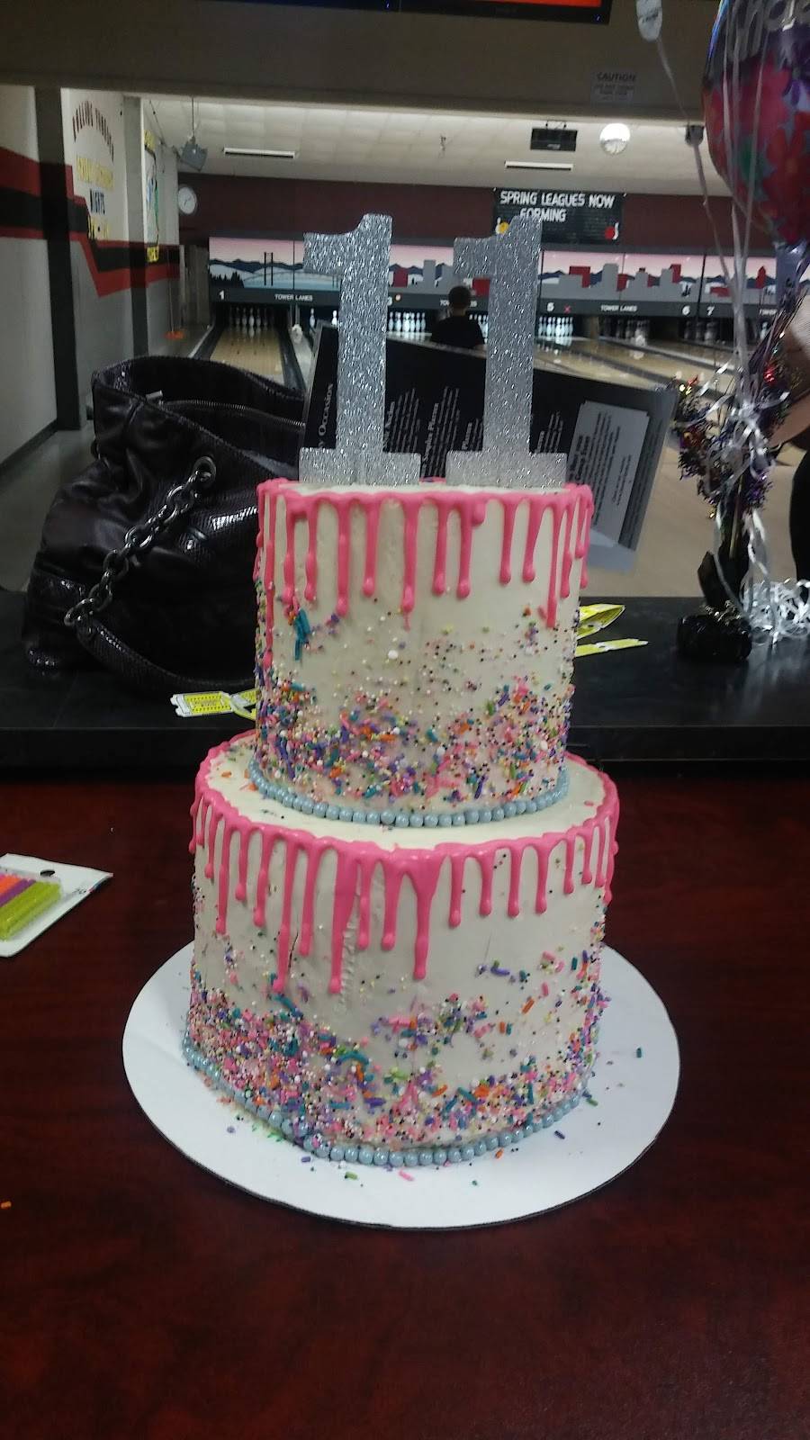 Tower Lanes Entertainment Center | restaurant | 6323 6th Ave, Tacoma, WA 98406, USA | 2535648853 OR +1 253-564-8853