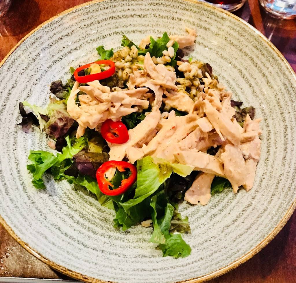 The Majestic | restaurant | 911 King St, Alexandria, VA 22314, USA | 7038379117 OR +1 703-837-9117