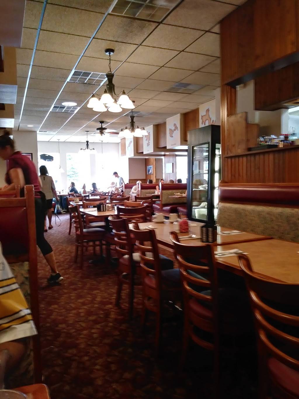 Twelve Islands | restaurant | 114 S Main St #1, Crown Point, IN 46307, USA | 2196635070 OR +1 219-663-5070