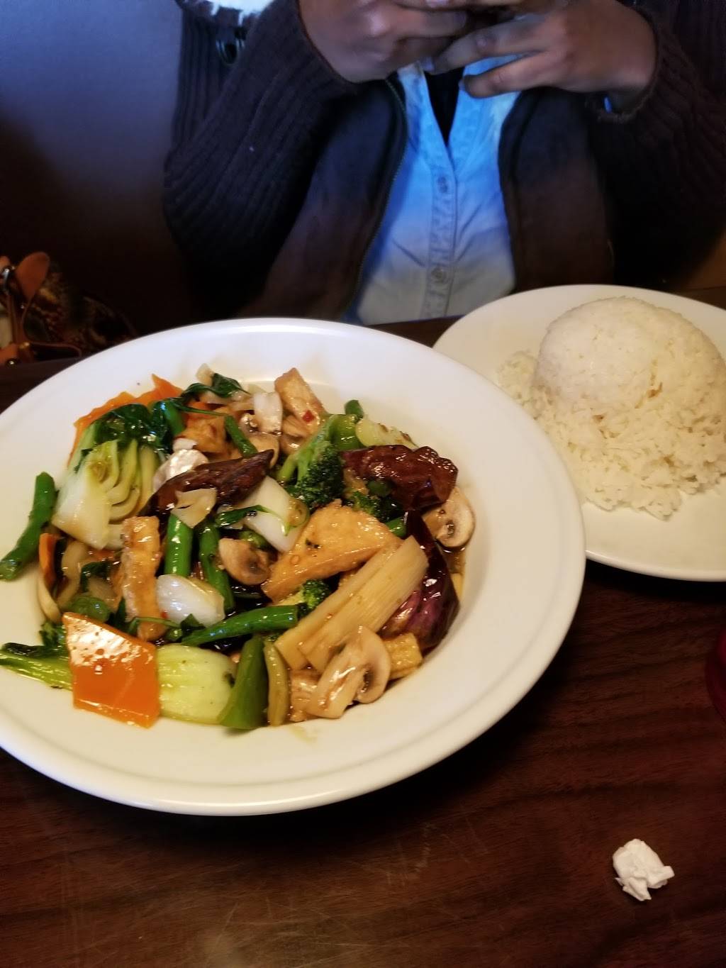 Saigon Cafe | restaurant | 3380 Buford Dr #F-320, Buford, GA 30519, USA | 6787019549 OR +1 678-701-9549