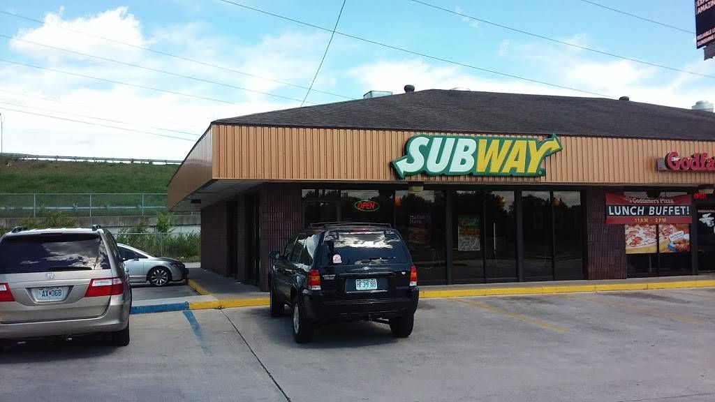 Subway | meal takeaway | 1830 S Ingram Mill Rd, Springfield, MO 65804, USA | 4178877827 OR +1 417-887-7827