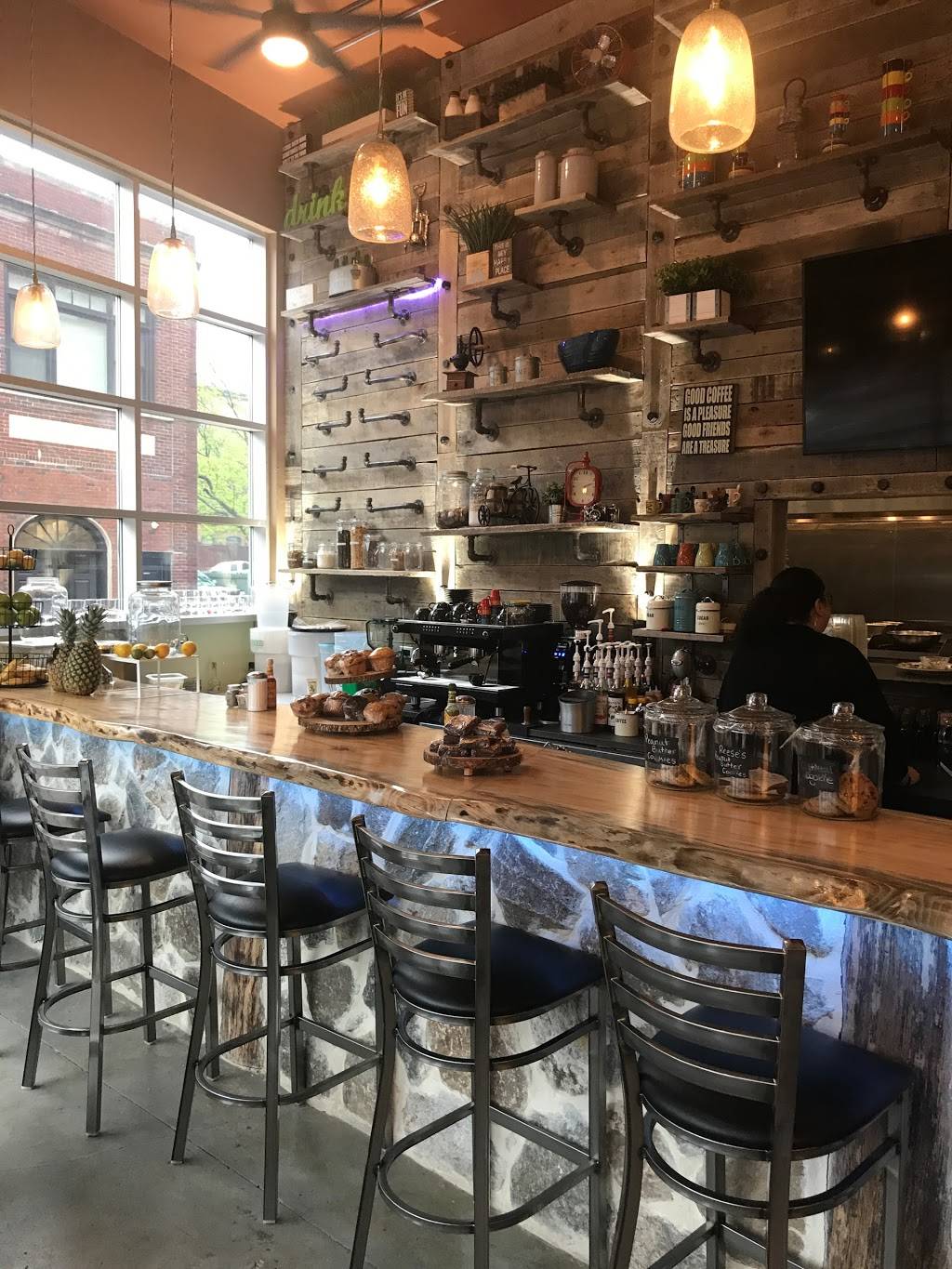 Caffe Social | restaurant | 73 N Main St, Norwalk, CT 06854, USA | 2039399523 OR +1 203-939-9523