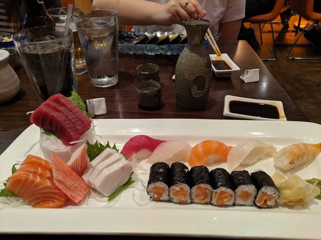 Kumo Sushi | restaurant | 2338 Woodland Crossing Dr, Herndon, VA 20171, USA | 5712996887 OR +1 571-299-6887