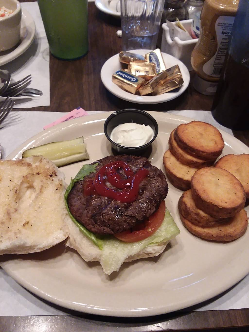 Log Cabin Inn | restaurant | 633 Madison Ave, Howards Grove, WI 53083, USA | 9205652712 OR +1 920-565-2712