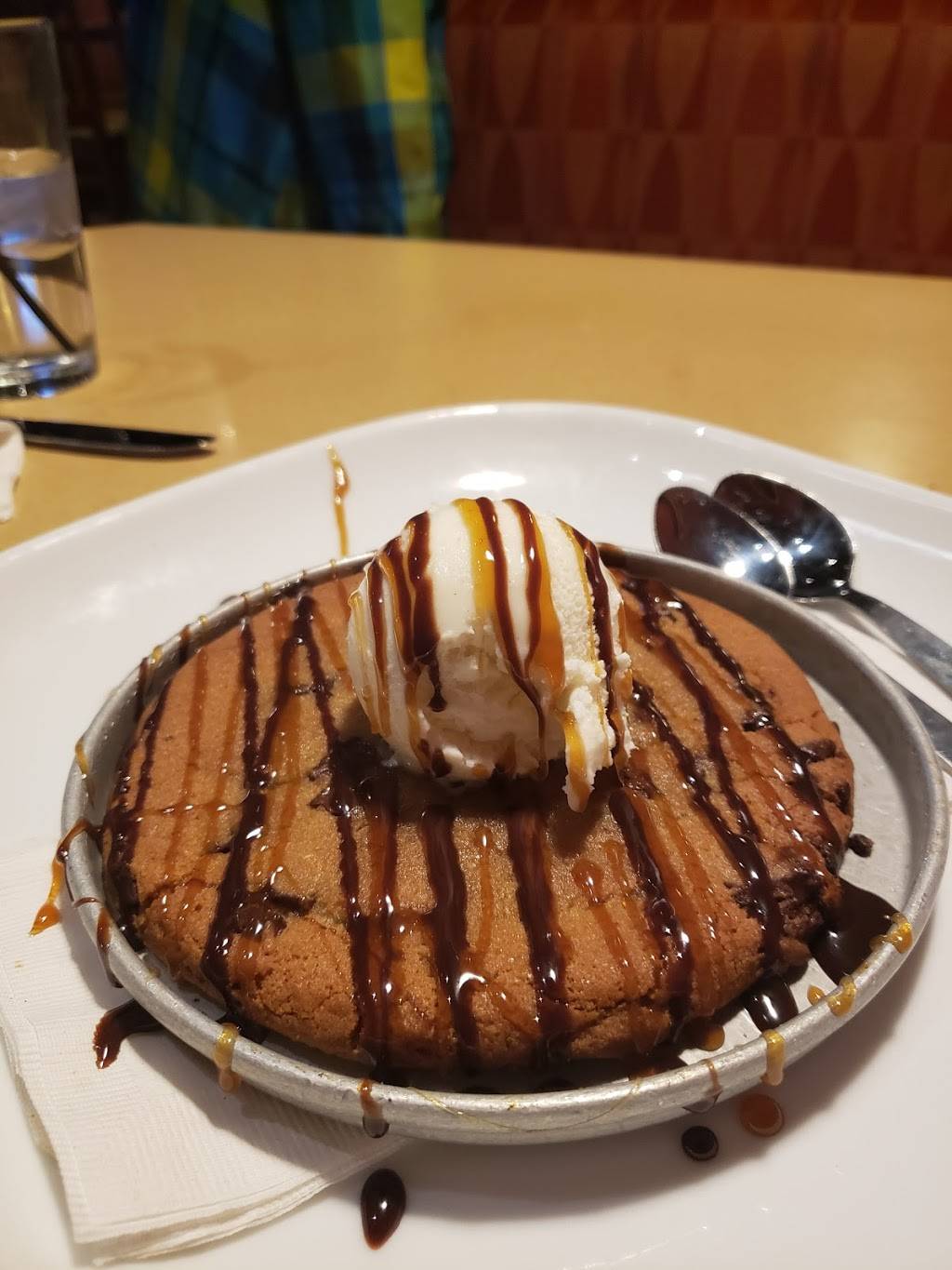 Boston Pizza | restaurant | 1602 The Queensway, Etobicoke, ON M8Z 1V1, Canada | 4162019555 OR +1 416-201-9555