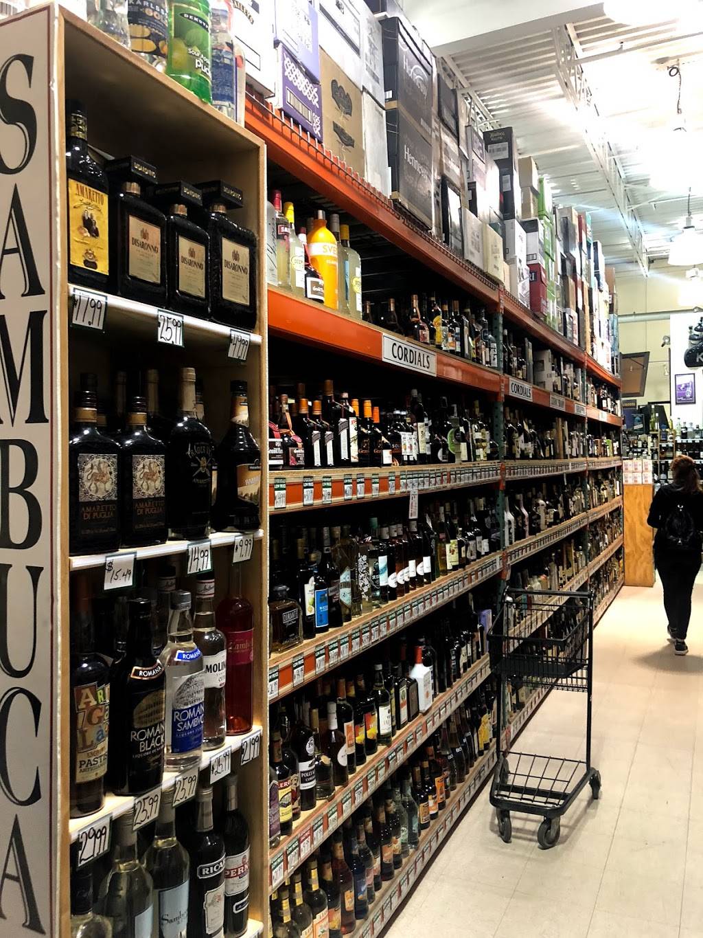 Danbury Green | shopping mall | 115 Mill Plain Rd, Danbury, CT 06811, USA | 2036355560 OR +1 203-635-5560