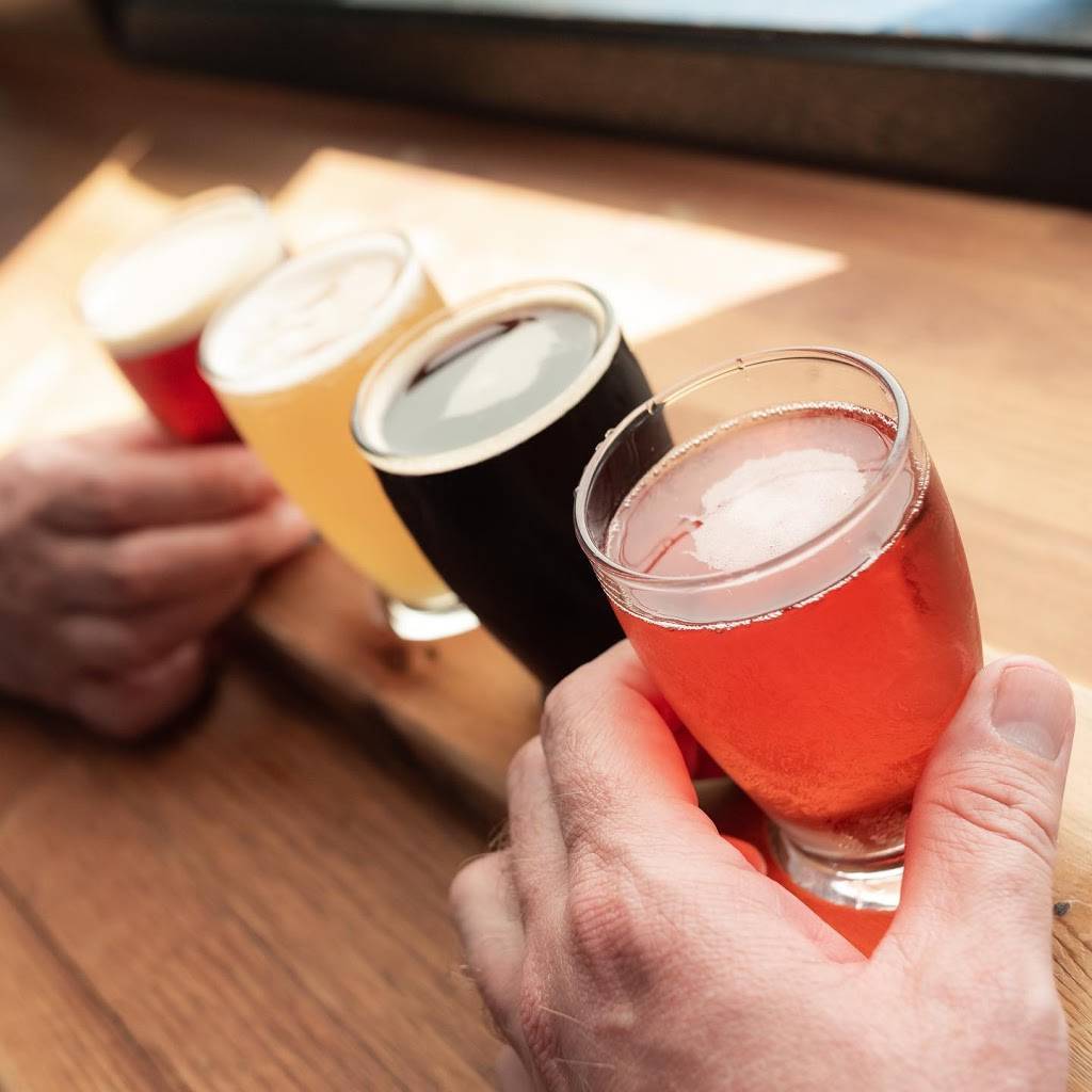 Penn Cove Taproom - Oak Harbor | restaurant | 780 SE Bayshore Dr, Oak Harbor, WA 98277, USA | 3606822247 OR +1 360-682-2247