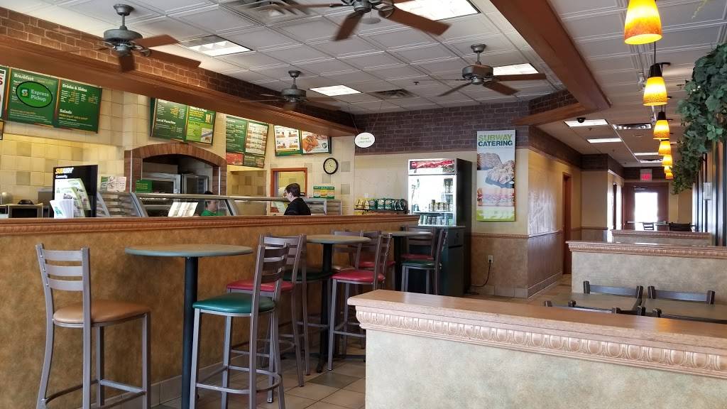 Subway Restaurants | restaurant | 1275 E, County Rd D Suite 105, Maplewood, MN 55109, USA | 6517835873 OR +1 651-783-5873