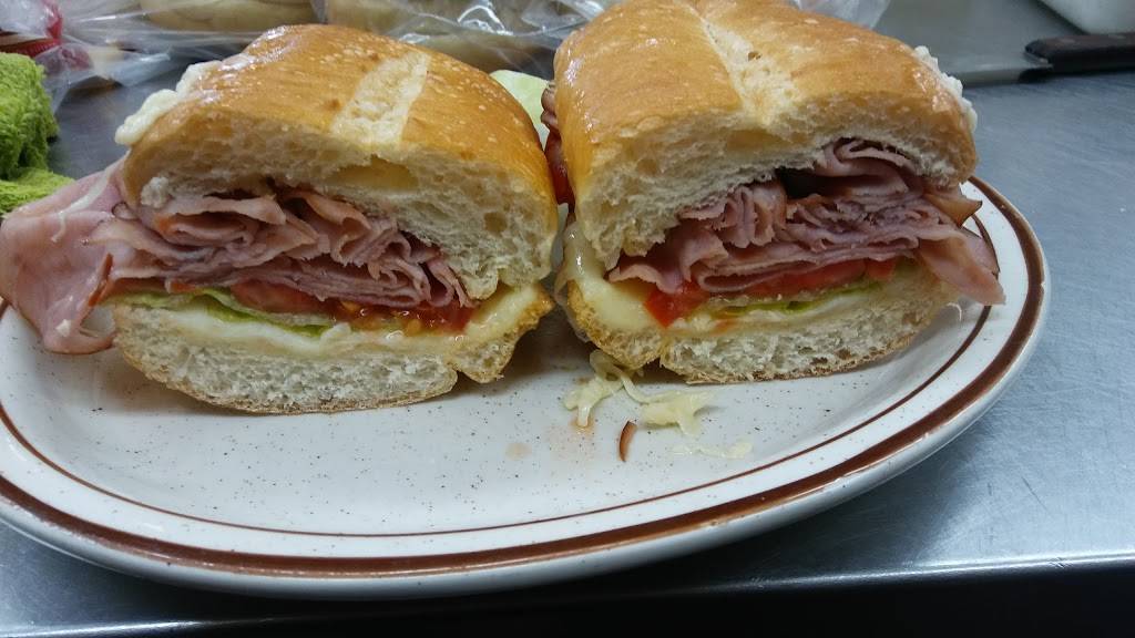 Scotties Den | restaurant | 33 E Muskingum Ave, Dresden, OH 43821, USA | 7407549106 OR +1 740-754-9106